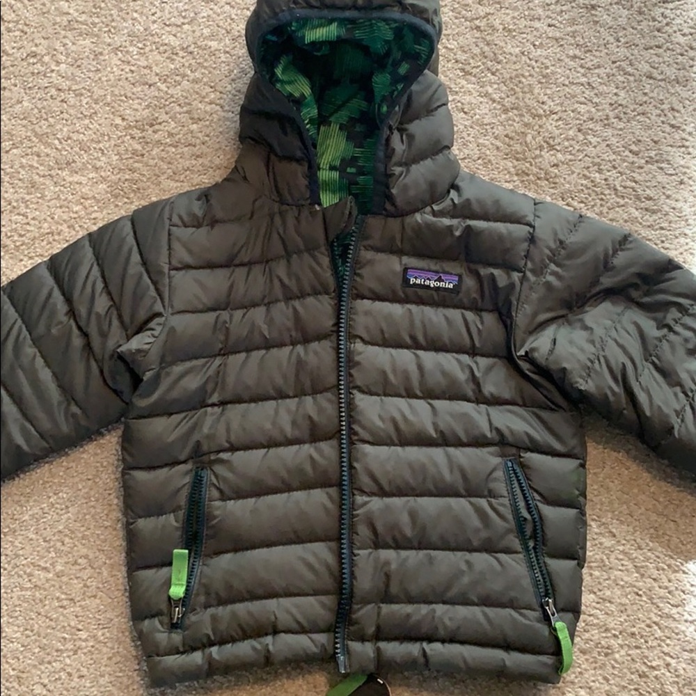 3T Patagonia reversible down sweater coat